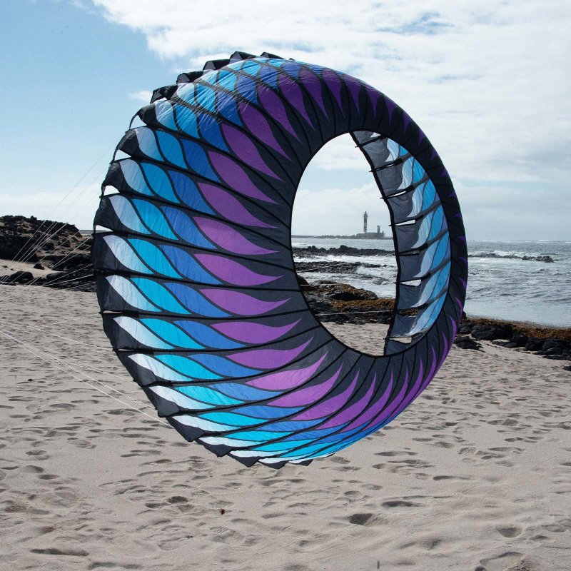 6.5ft Spinning Bol by Spiderkites - Blue